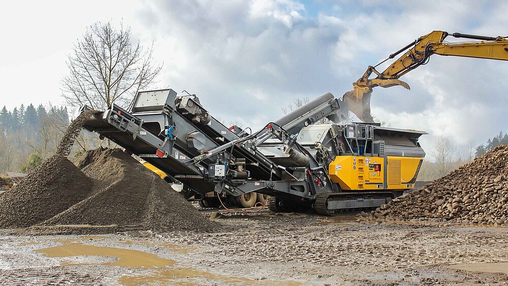 Crushing basalt gravel